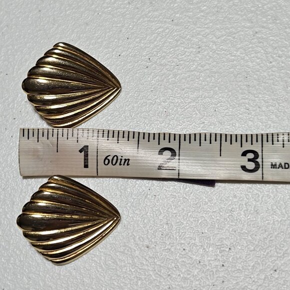 Elegant Vintage Gold Tone Seashell Scalloped Drop Earrings Fashion Jewelry Women - Picture 4 of 4